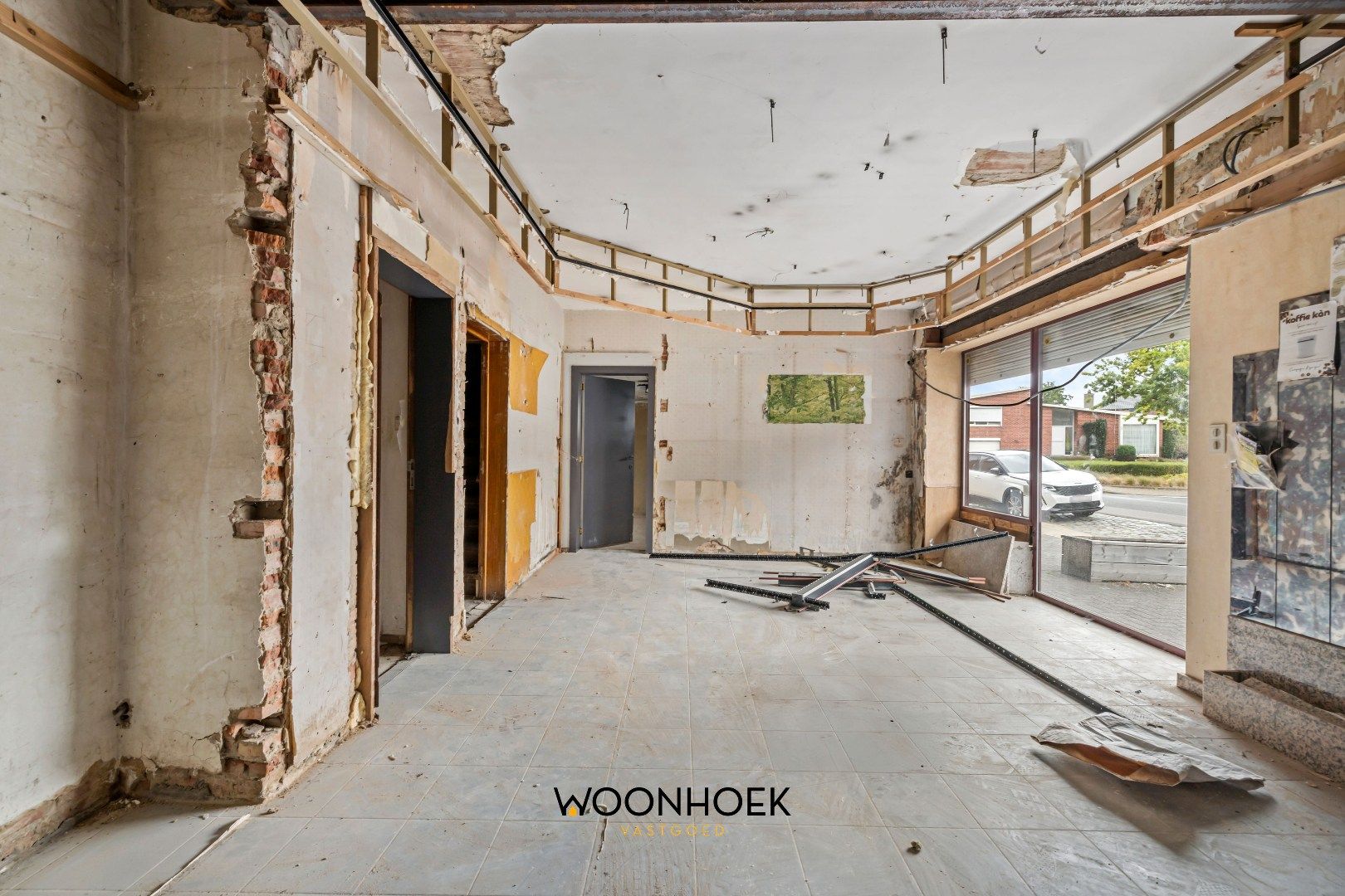 Ruime, te renoveren woning met diverse mogelijkheden foto 8