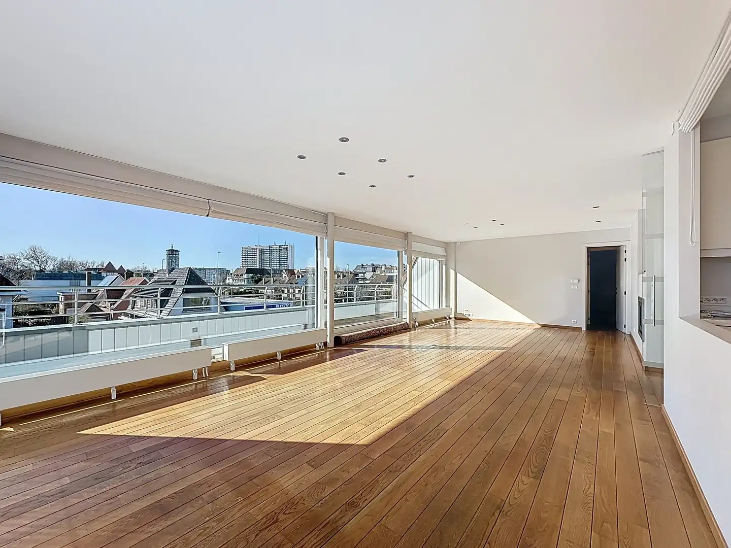 Instapklaar topappartement met royaal zonneterras kortbij zee. foto 4