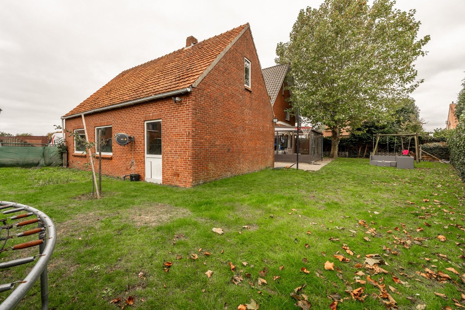 Charmante instapklare gezinswoning met garage op 478 m² grond in hartje Pelt foto 6