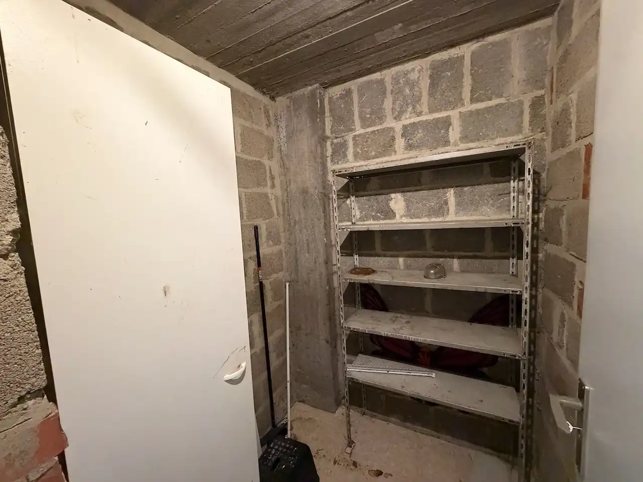 Genk-centrum, Dieplaan 29 bus 28 - Gezellig appartement met 1 slaapkamer (47 m2) en kelderberging. foto 15