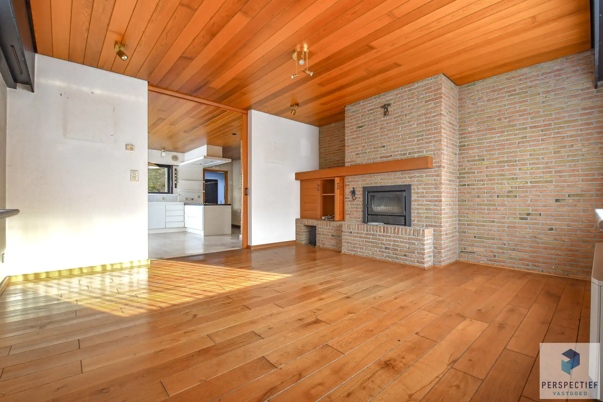 Centraal gelegen ruime woning met 3 slaapkamers - garage en grote tuin foto 5