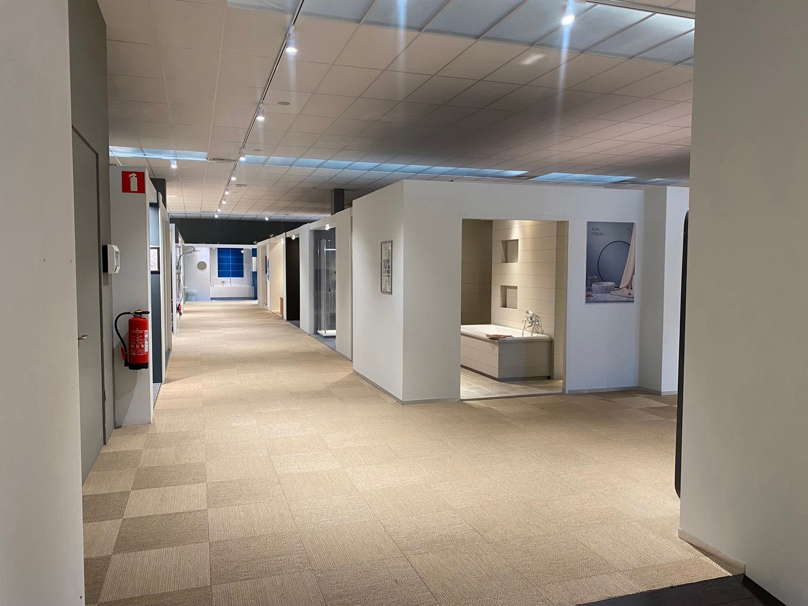 Te Huur: Toonzaal van ca. 2.054 m² op AAA-locatie foto 15