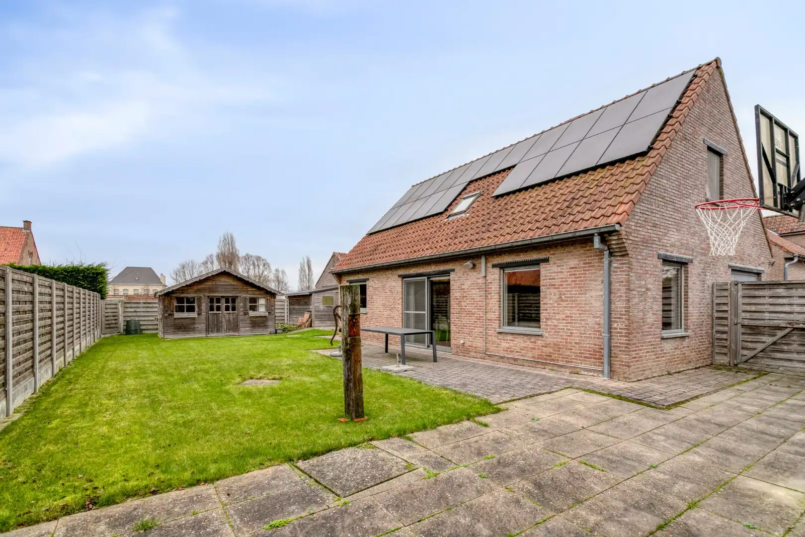 Instapklare gezinswoning met ruime tuin en dubbele garage in Poelkapelle foto 30