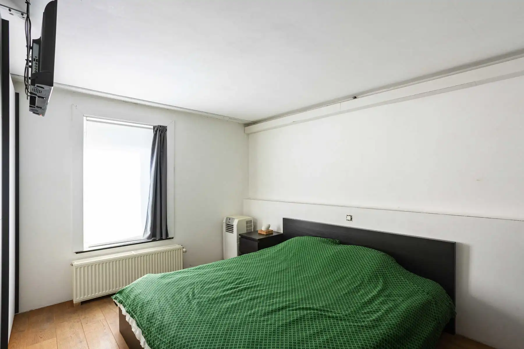Instapklare woning met 3 slaapkamers en zwembad! foto 24
