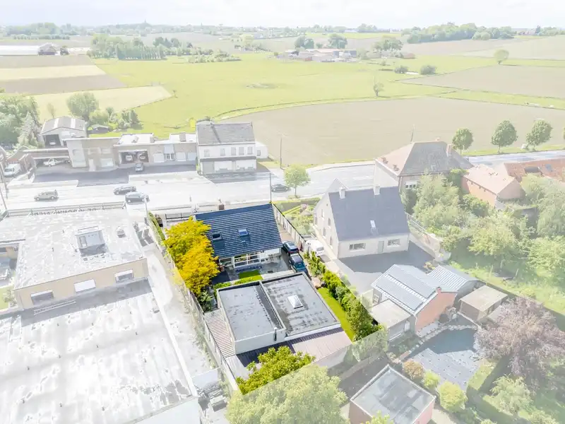 Roeselare-Gits. Opportuniteit aan de Bruggesteenweg gelegen. RUIME LUXE VILLA MET MAGAZIJN & KANTOOR, 4 slaapkamers, uiterst commercieel en zichtbaar. Recent vernieuwd ! foto 24