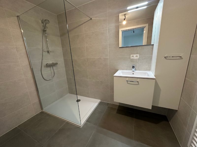 Stijlvolle nieuwbouwwoning in het centrum van Kaprijke! foto 10