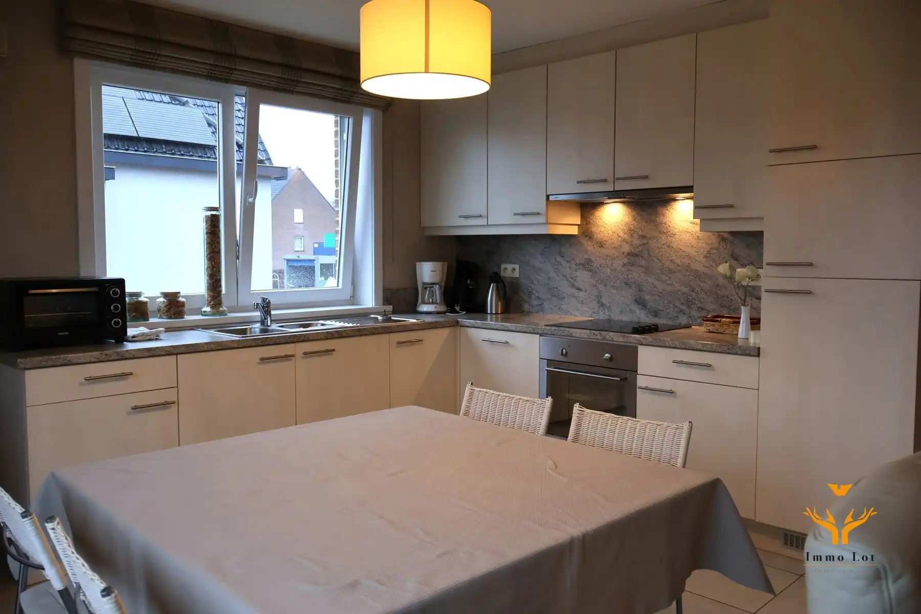 Gezellig appartement met terras en garage - huurprijs inclusief verwarming en water foto 6