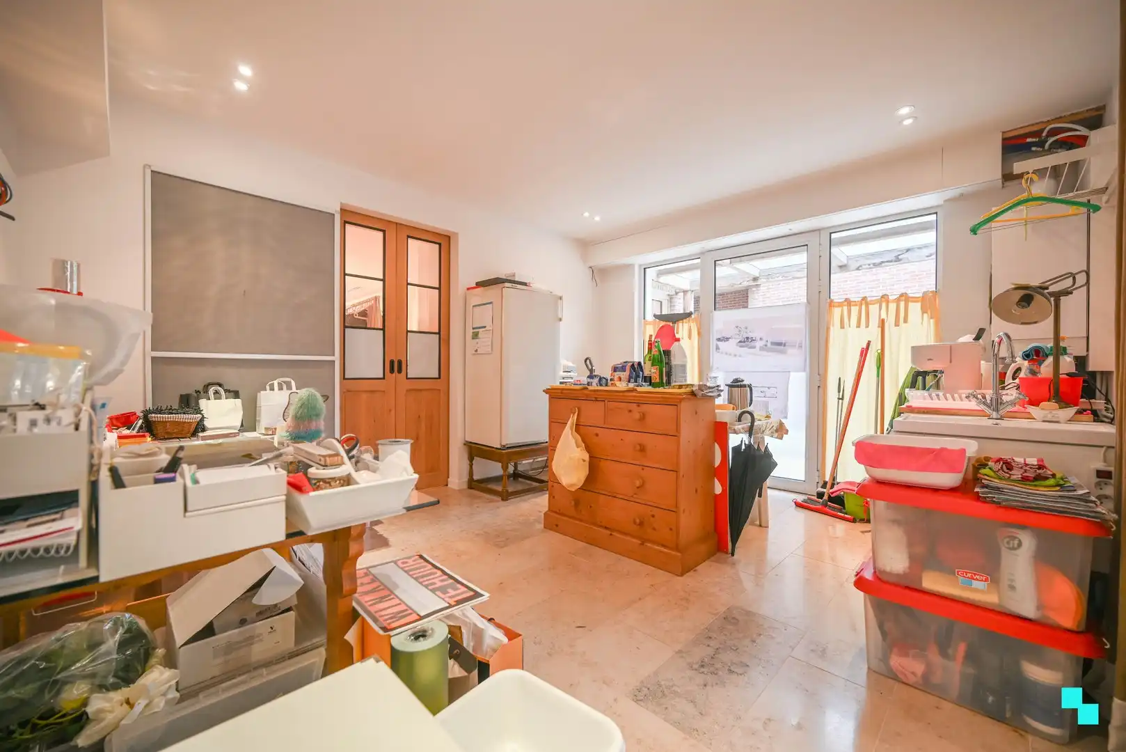 Uiterst centraal gelegen handelszaak met bijhorende opbergruimte foto 14