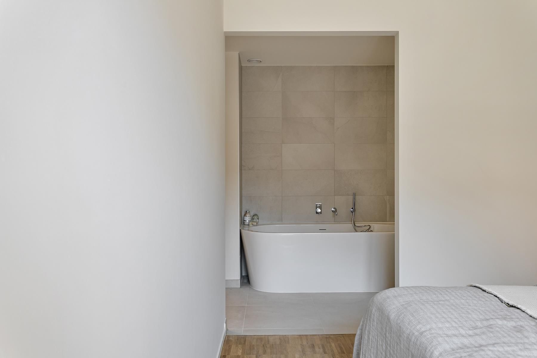 ANTWERPEN ZUID - Instapklaar appartement met terras foto 9