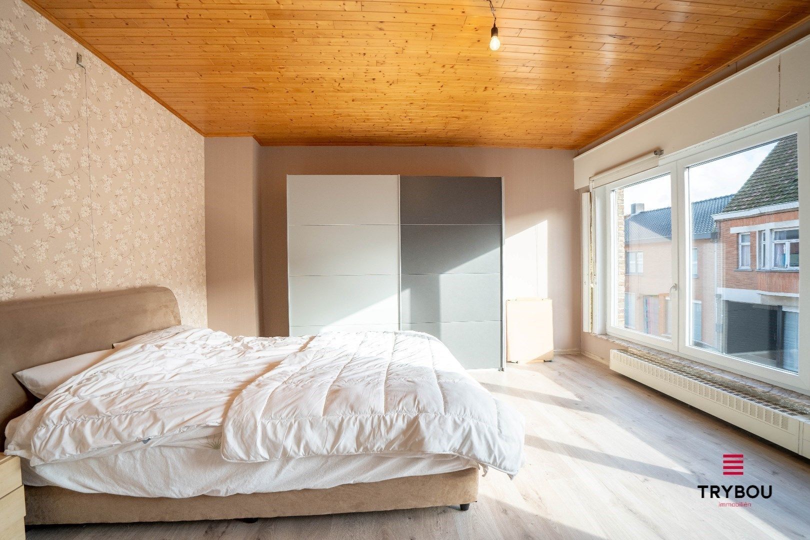 Kwalitatieve karakterwoning met ruime garage, pal in het centrum van Houthulst foto 17