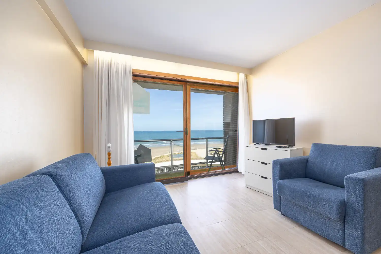 Appartement met frontaal zeezicht te koop in Middelkerke foto {{pictureIndex}}