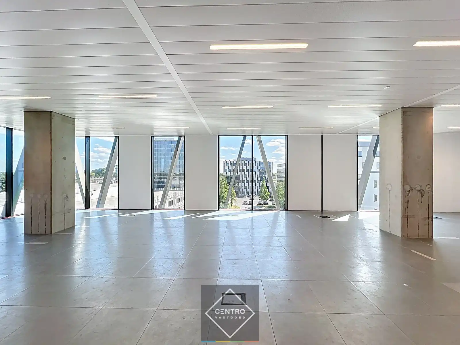 SCHERP GEPRIJSDE kantoorruimte (±240m²) met prachtige zichten in de Westwing Tower op de derde verdieping ! foto 17