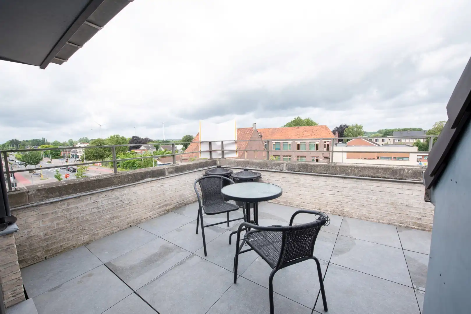 Ruim dakappartement met 2 ruime zonneterrassen te huur in Zulte foto 9