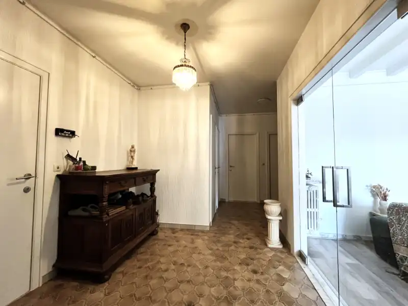 Ruim en karaktervol app. met 2 slaapkamers en garage foto 5