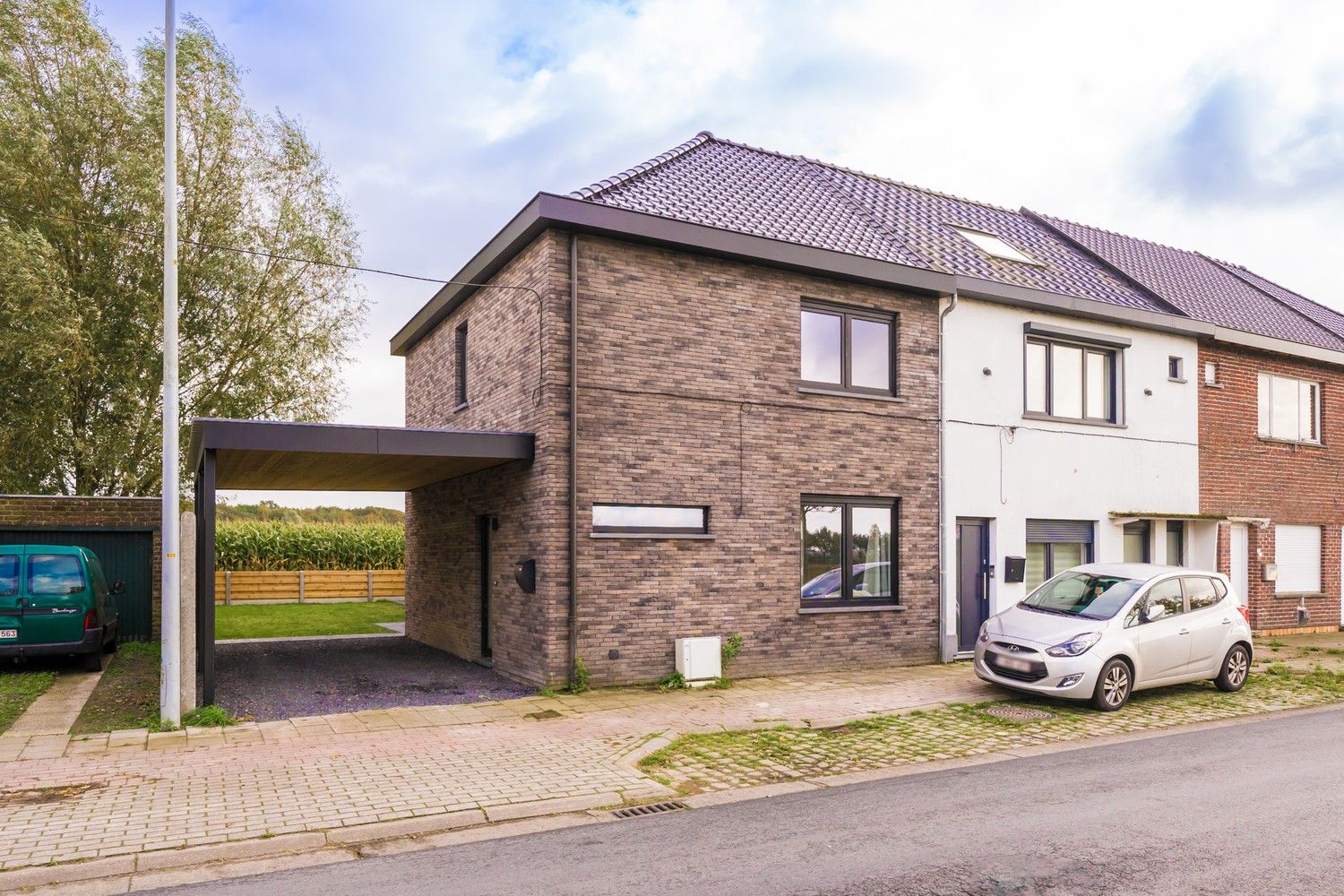 Gerenoveerde halfopen bebouwing met carport en mooi uitzicht foto 24