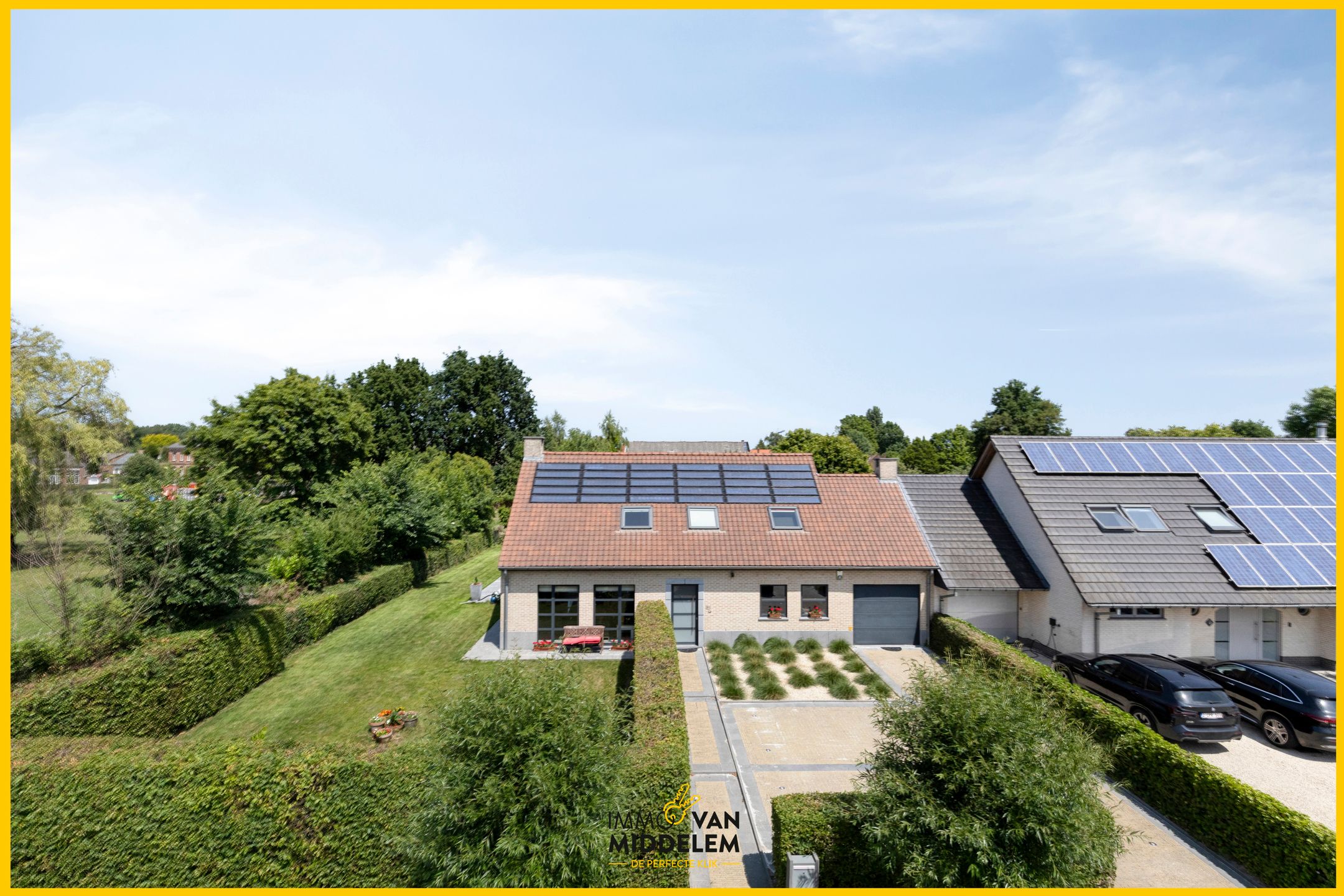 INSTAPKLARE WONING MET 4 KAMERS, ZWEMBAD, GARAGE EN TUIN foto {{pictureIndex}}
