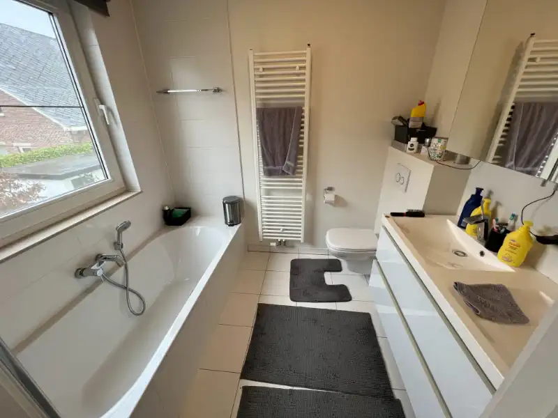 --- NIEUW --- Ruim recent appartement (112m²) met 3 slaapkamers + garagebox foto 12