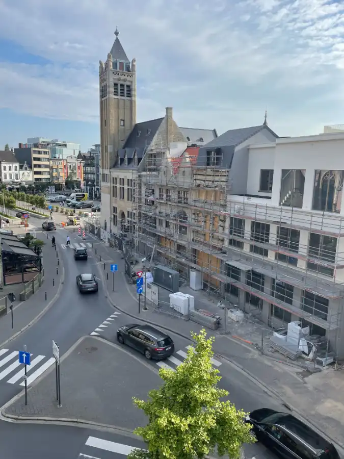 2 slaapkamer appartement met terras foto 11