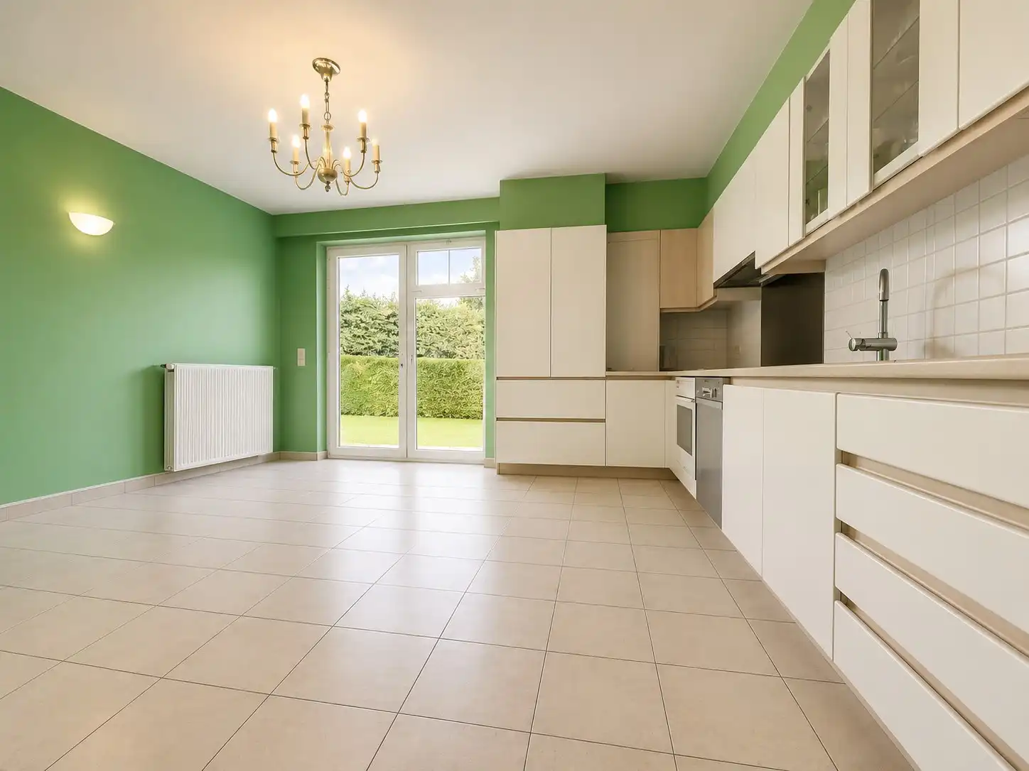 Ruim (430m²), multifunctioneel pand (bewoning, kantoor, praktijk, horeca, ...)  op ZICHTLOCATIE langs invalsweg Roeselare (vlakbij de ring R32). foto 13