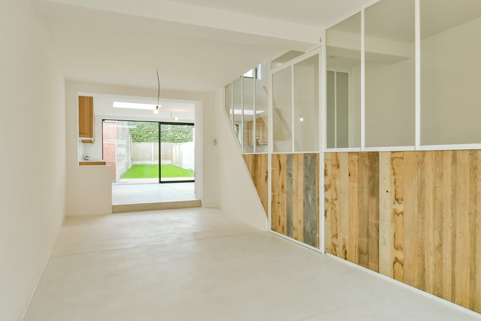 Volledig gerenoveerde charmante woning te huur in Kortemark! foto 2