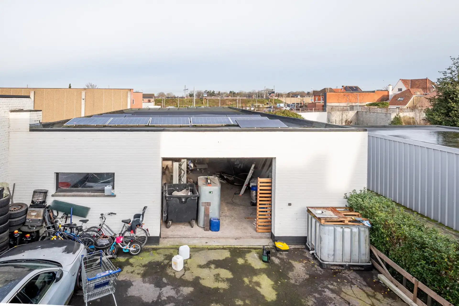 Gezinswoning met magazijn in het centrum van Waregem foto 5
