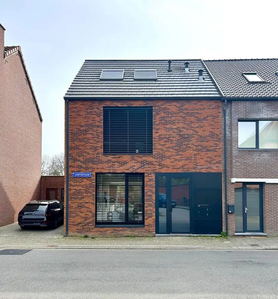 Instapklare energiezuinige gezinswoning (2016) met 4 slaapkamers op toplocatie in Wilsele foto {{pictureIndex}}