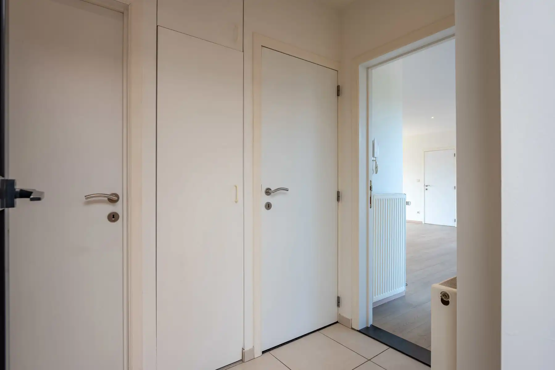 Instapklaar appartement, groot terras, staanplaats en lift! foto 6