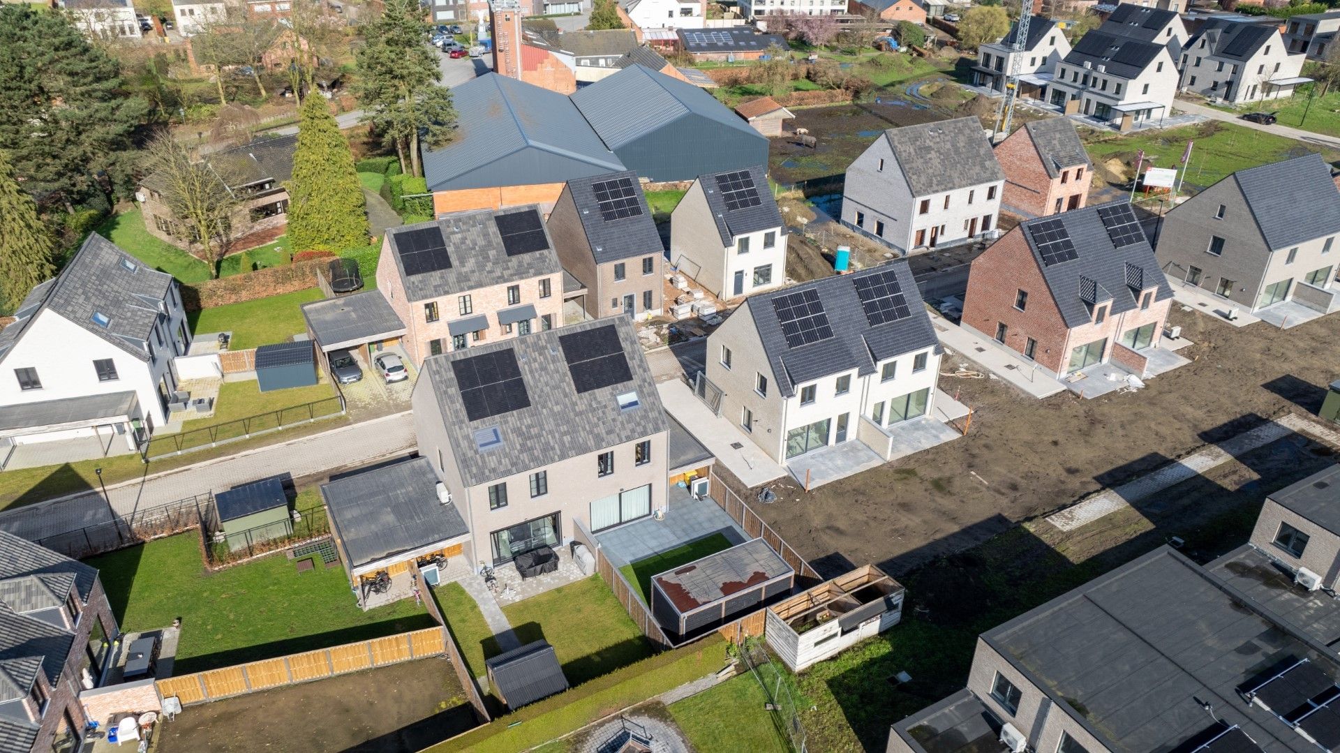 Energiezuinige halfopen bebouwing met 3 slpk’s foto 6