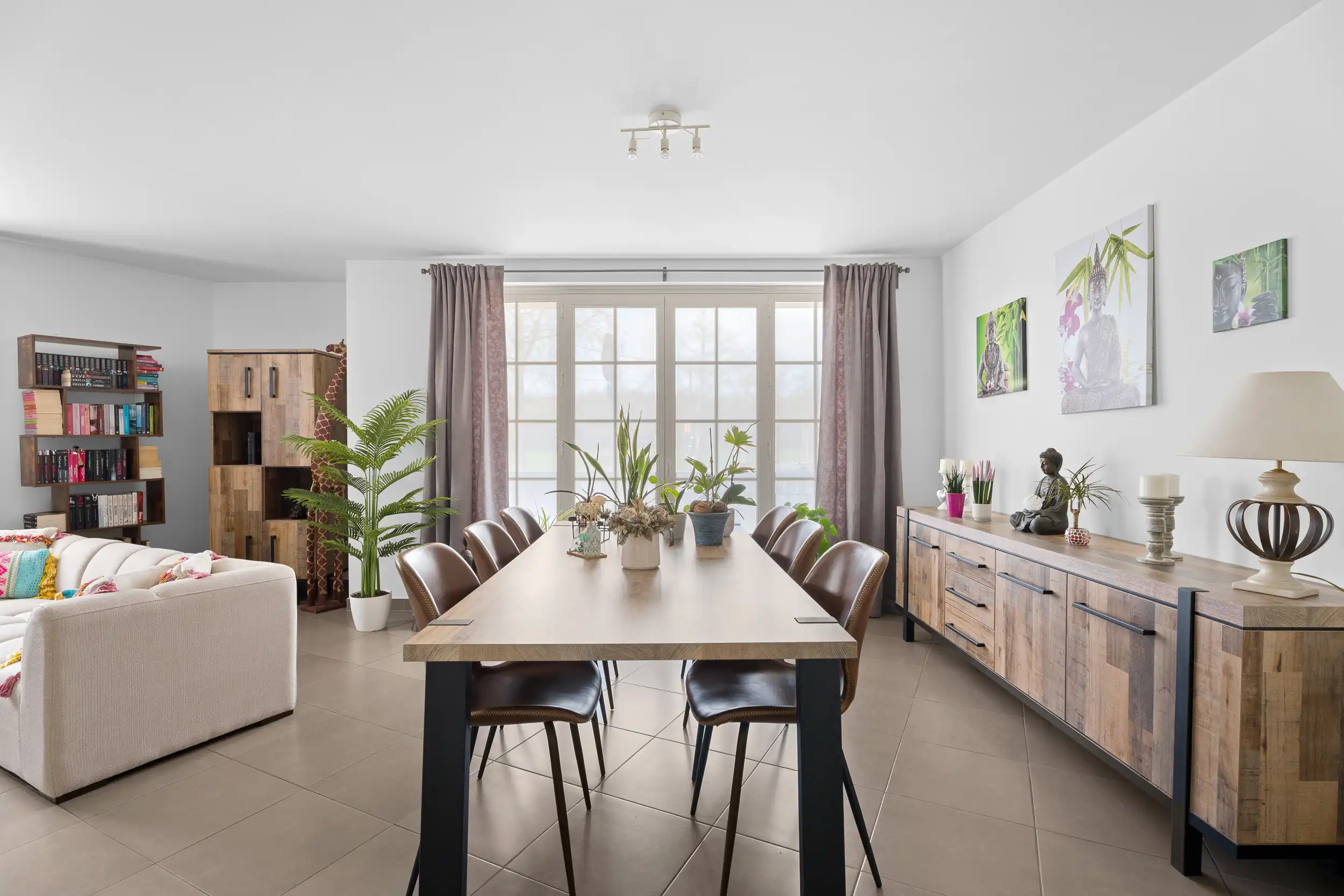 Lichtrijk en instapklaar wonen in hartje Wakken. foto 2