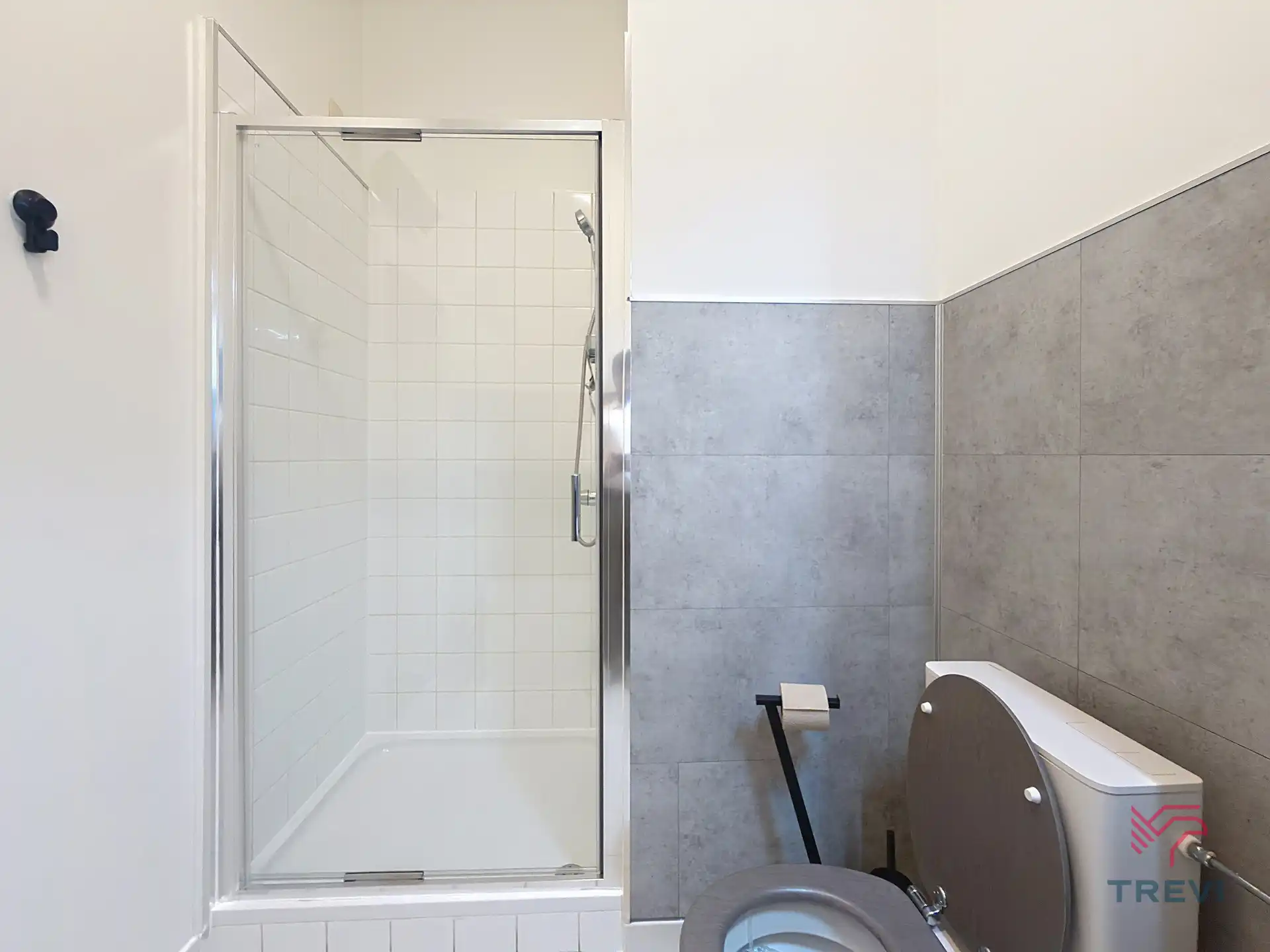 GEMEUBILEERDE STUDIO MET SLAAPHOEK NABIJ TOUR & TAXIS ! foto 14