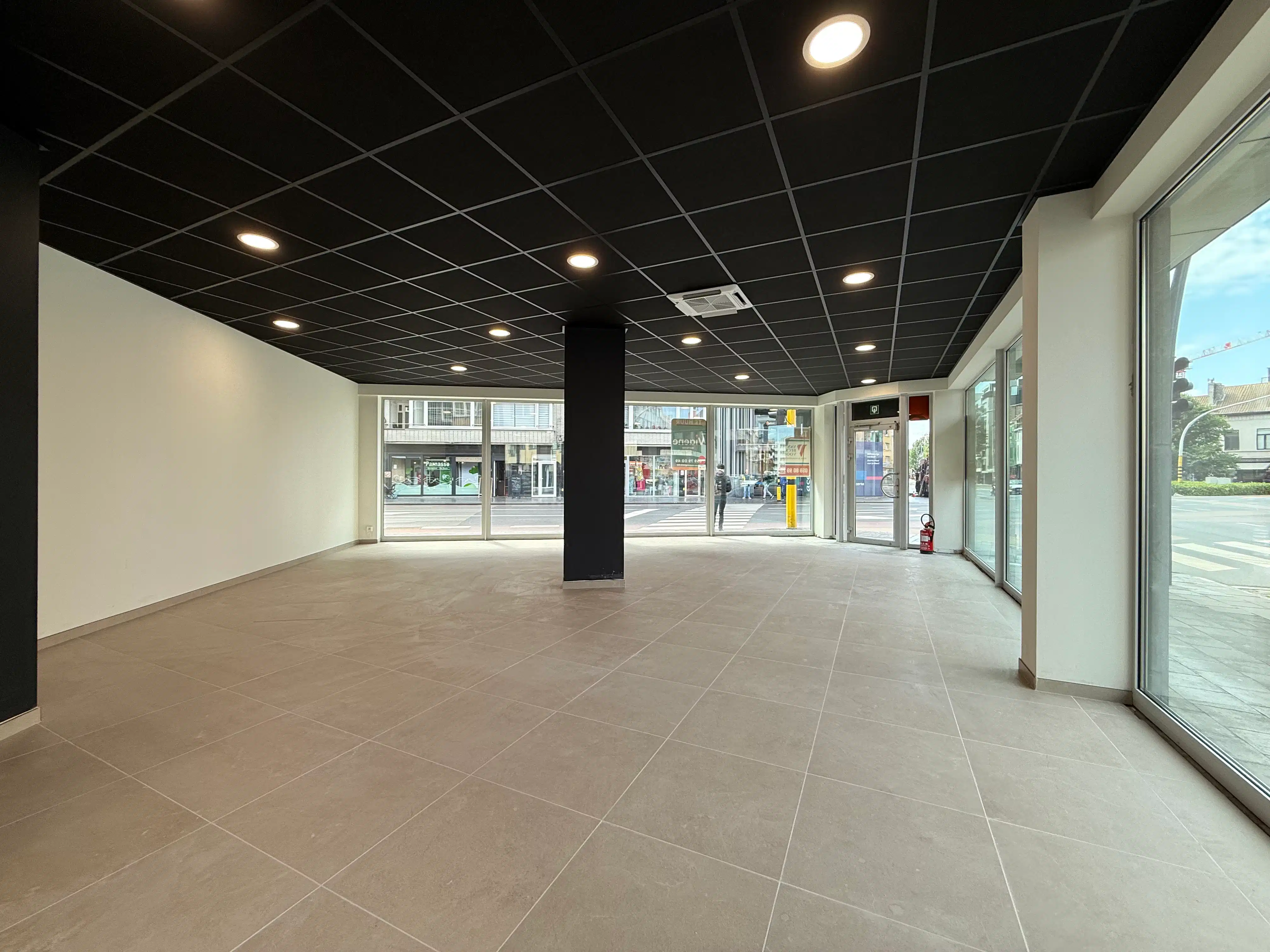 Handelsgelijkvloers op hoekligging 174m² foto 5