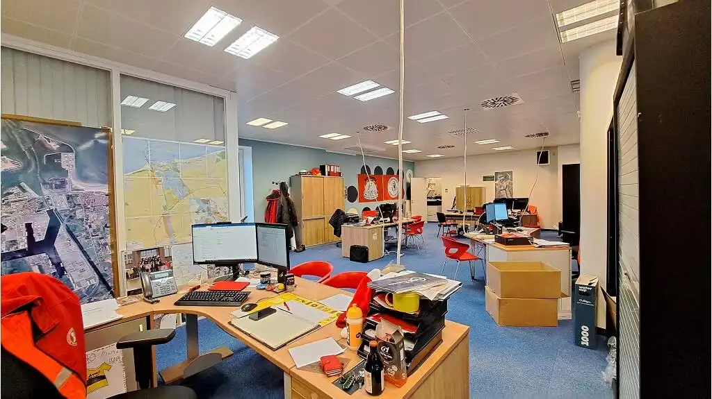 Ruime kantoor- of handelsruimte te huur in Zeebrugge foto 6