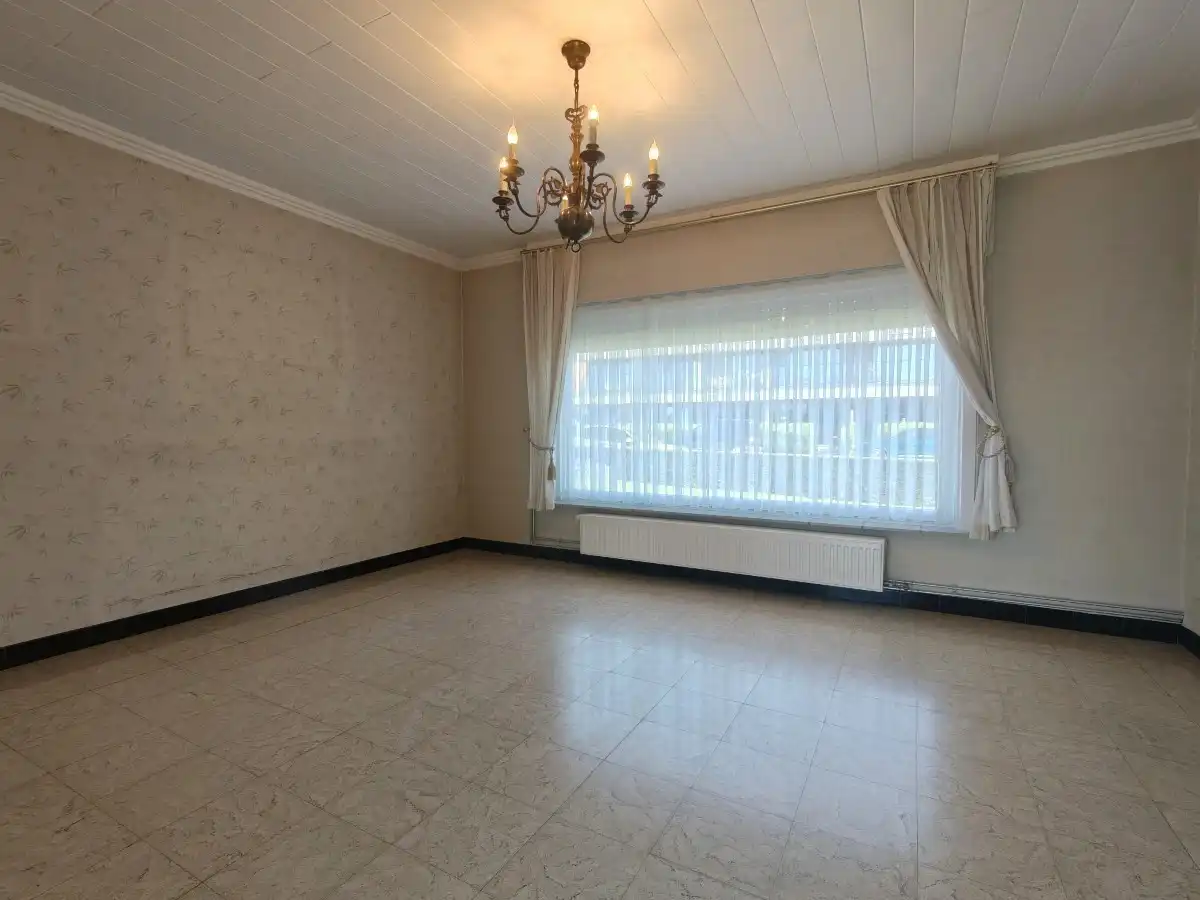 Zonnebeke - Ruime halfopen woning met 4 slaapkamers, bureel en grote tuin foto 4