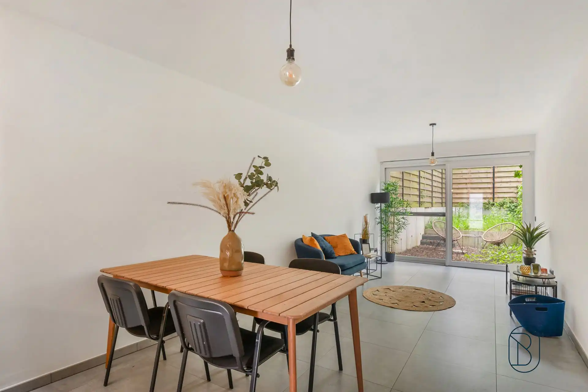 Mooie nieuwbouwwoning met 3 slk en 2 badkamers, + tuin foto 4