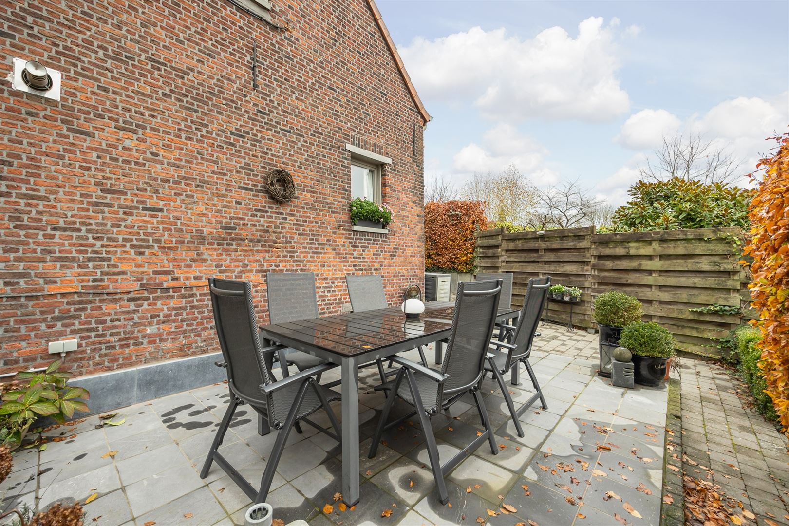 Knusse woning op den berg! Met tuin en garage! foto 14