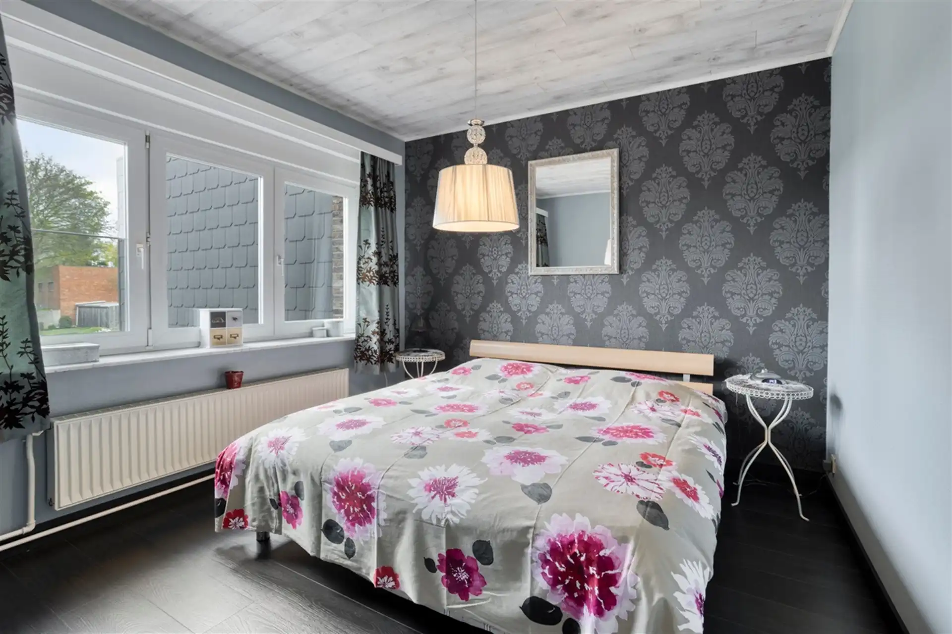 Gezinswoning met 3 slaapkamers, tuin en garage in rustige straat foto 20