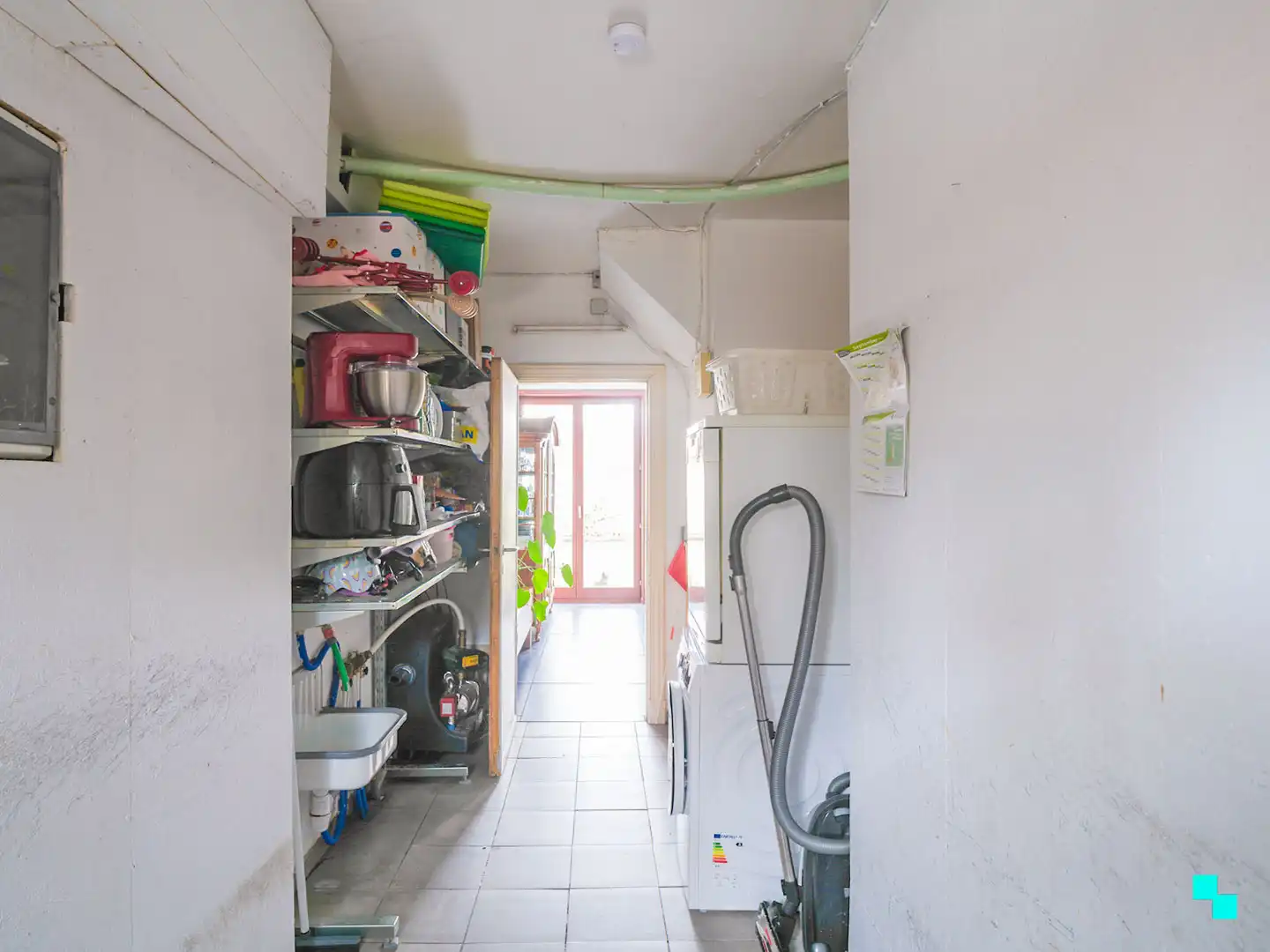 Charmante op te frissen woning met drie kamers en zonnige tuin foto 23