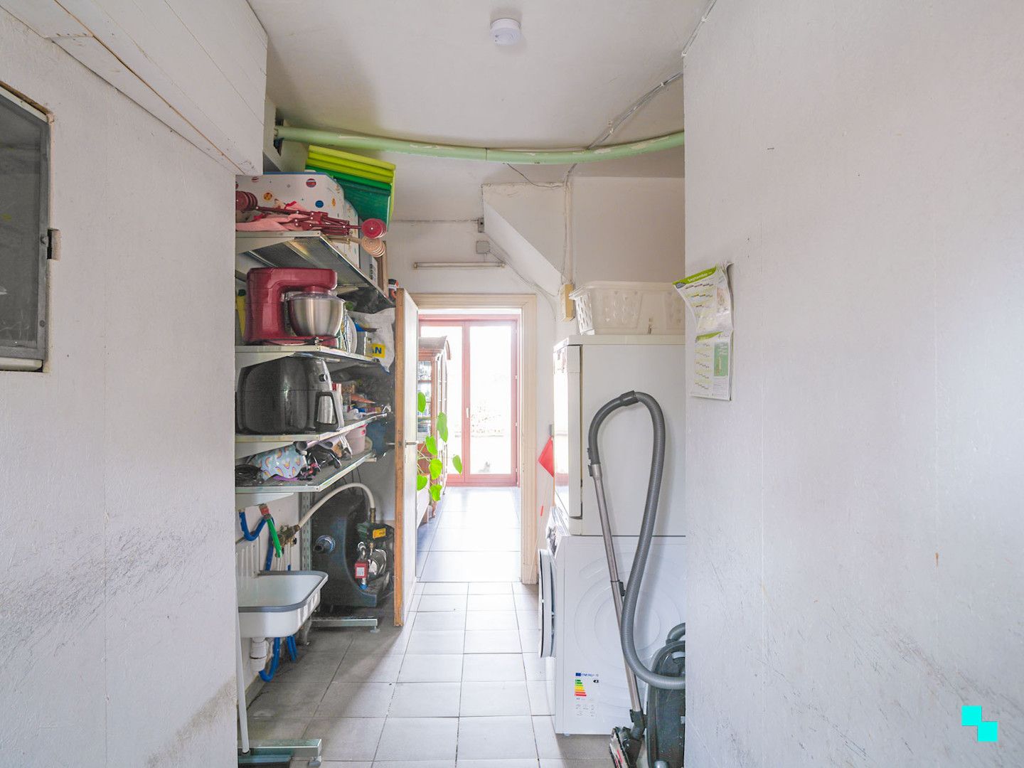 Charmante op te frissen woning met drie kamers en zonnige tuin foto 23