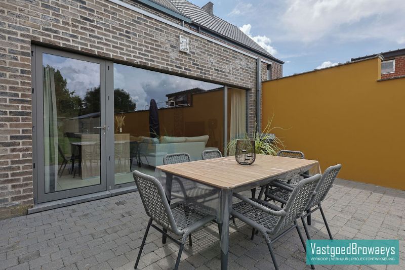 Instapklare ruime rijwoning met 3 slaapkamers foto 25