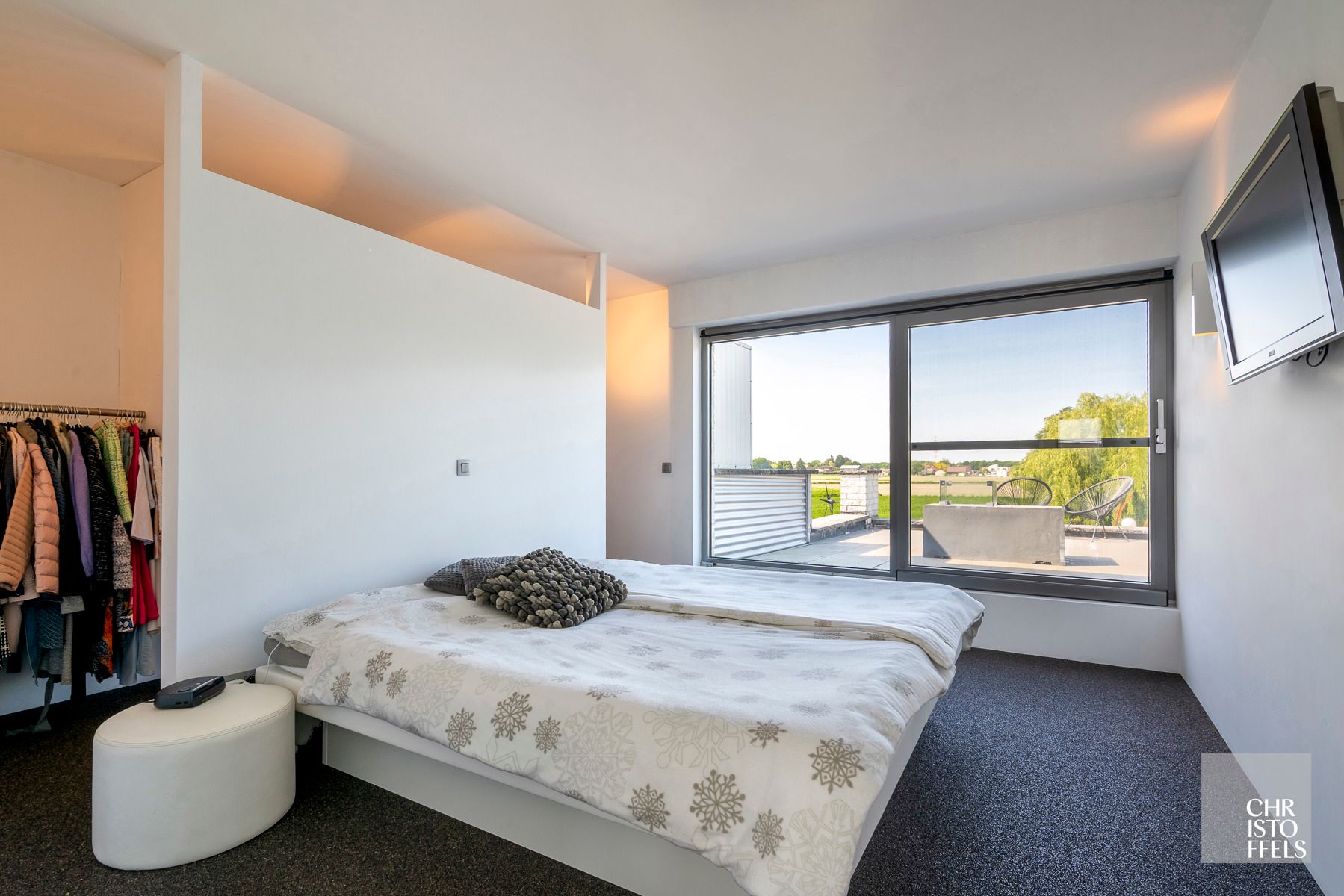 Moderne villa van 320m2 met verwarmd buitenzwembad foto 15