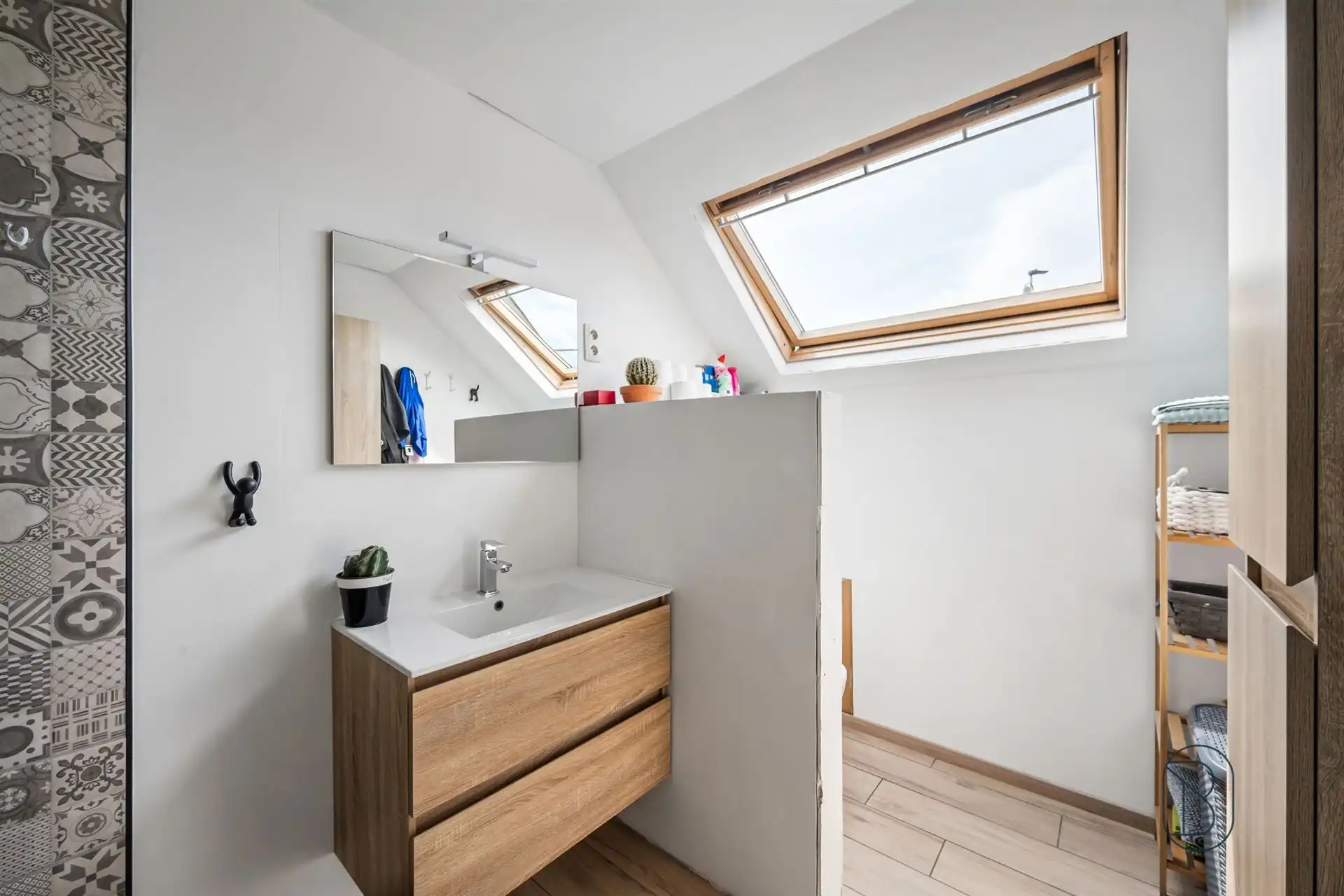 Recent gerenoveerde gezinswoning met 4 slpk, garage & tuin foto 10