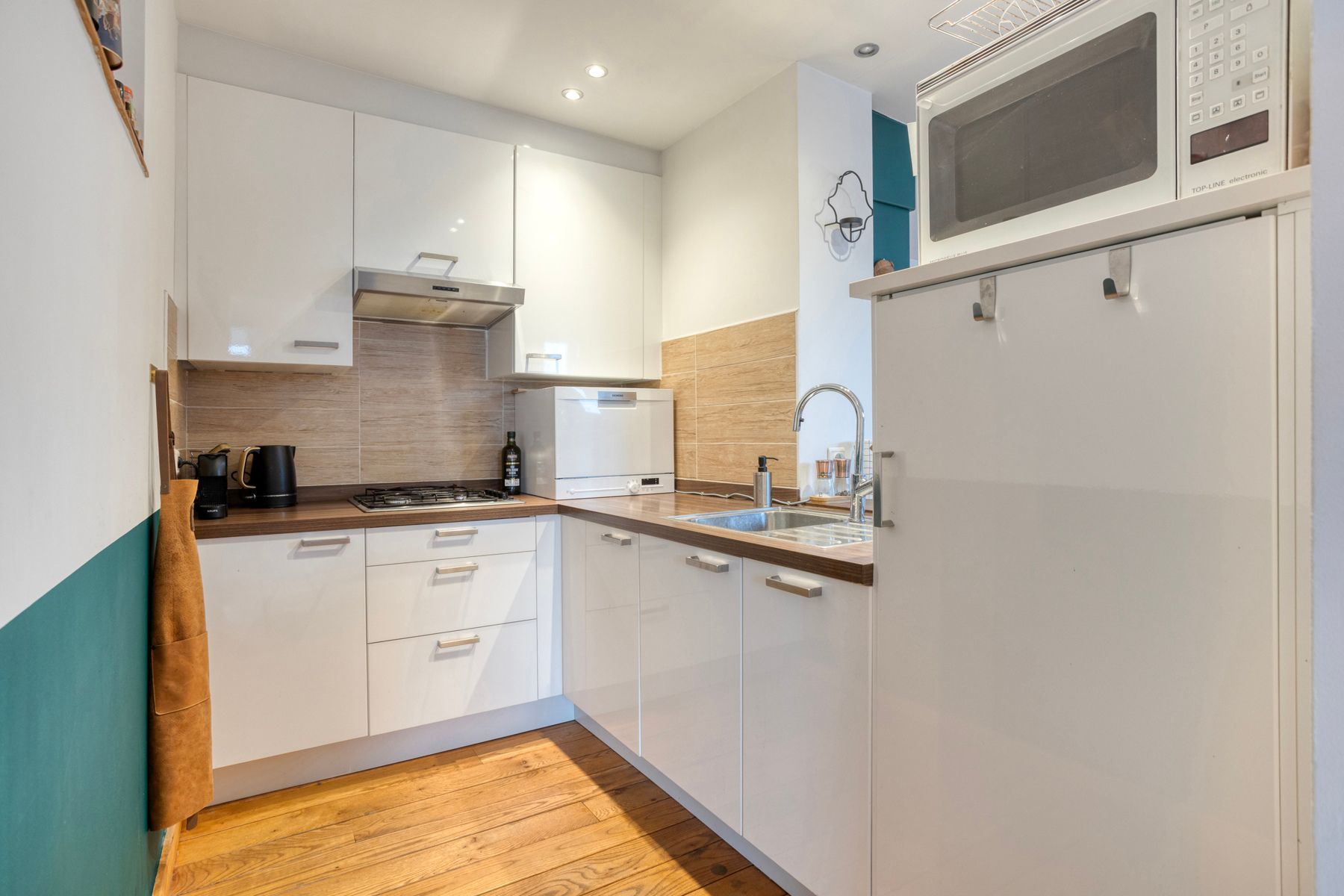 Lichtrijk en goed onderhouden appartement met 2 slaapkamers foto 12