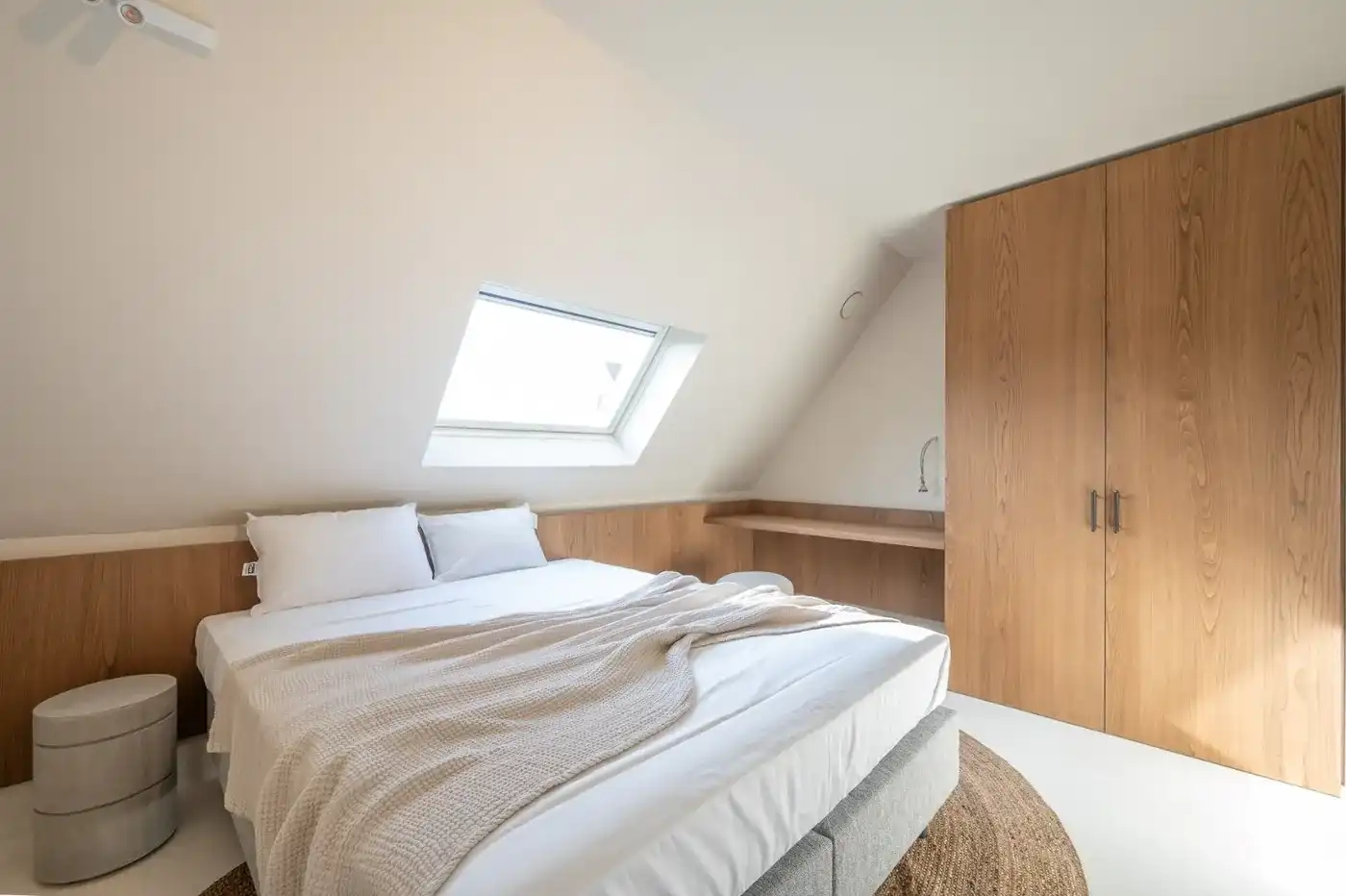 Alleenstaande en luxueus gerenoveerde villa op een rustige en residentiële ligging in Knokke foto 28