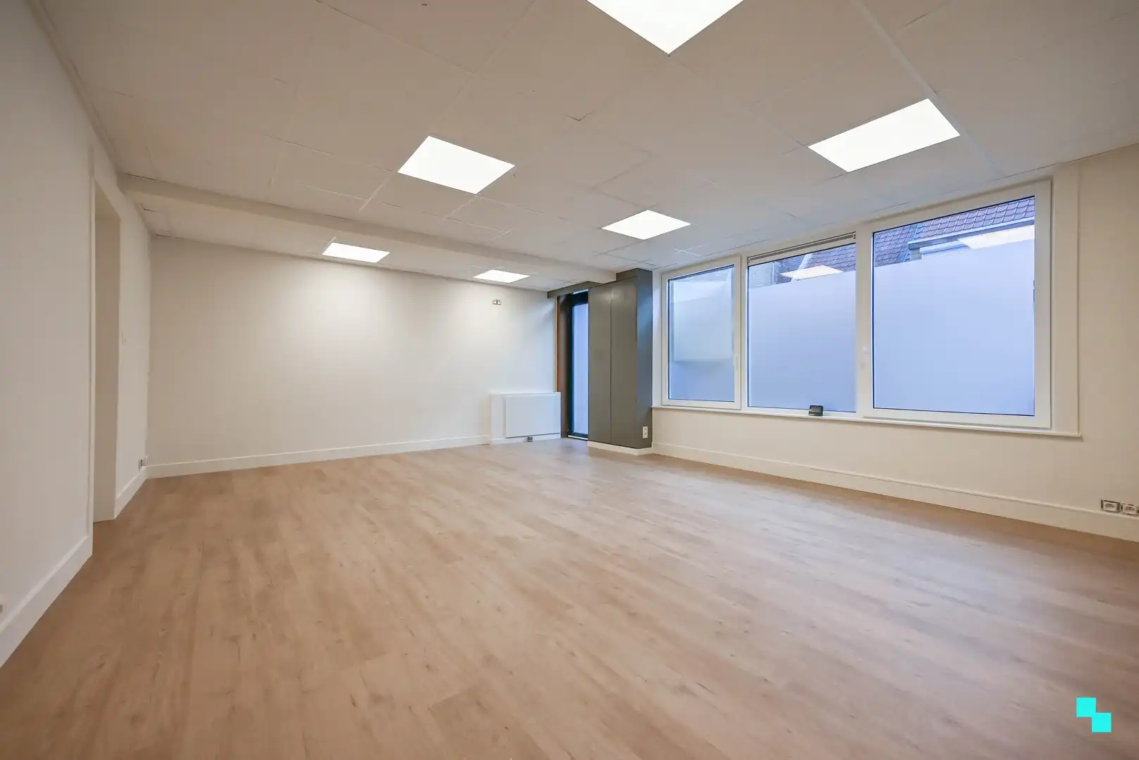 Gerenoveerde woning nabij centrum Izegem foto 7