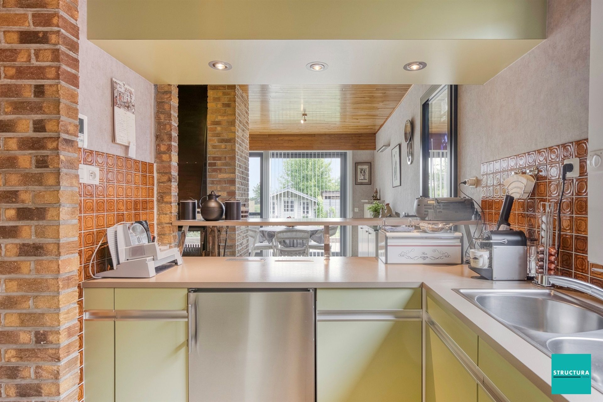 Rustiggelegen, zeer welonderhouden woning met gunstige EPC-score B! foto 13