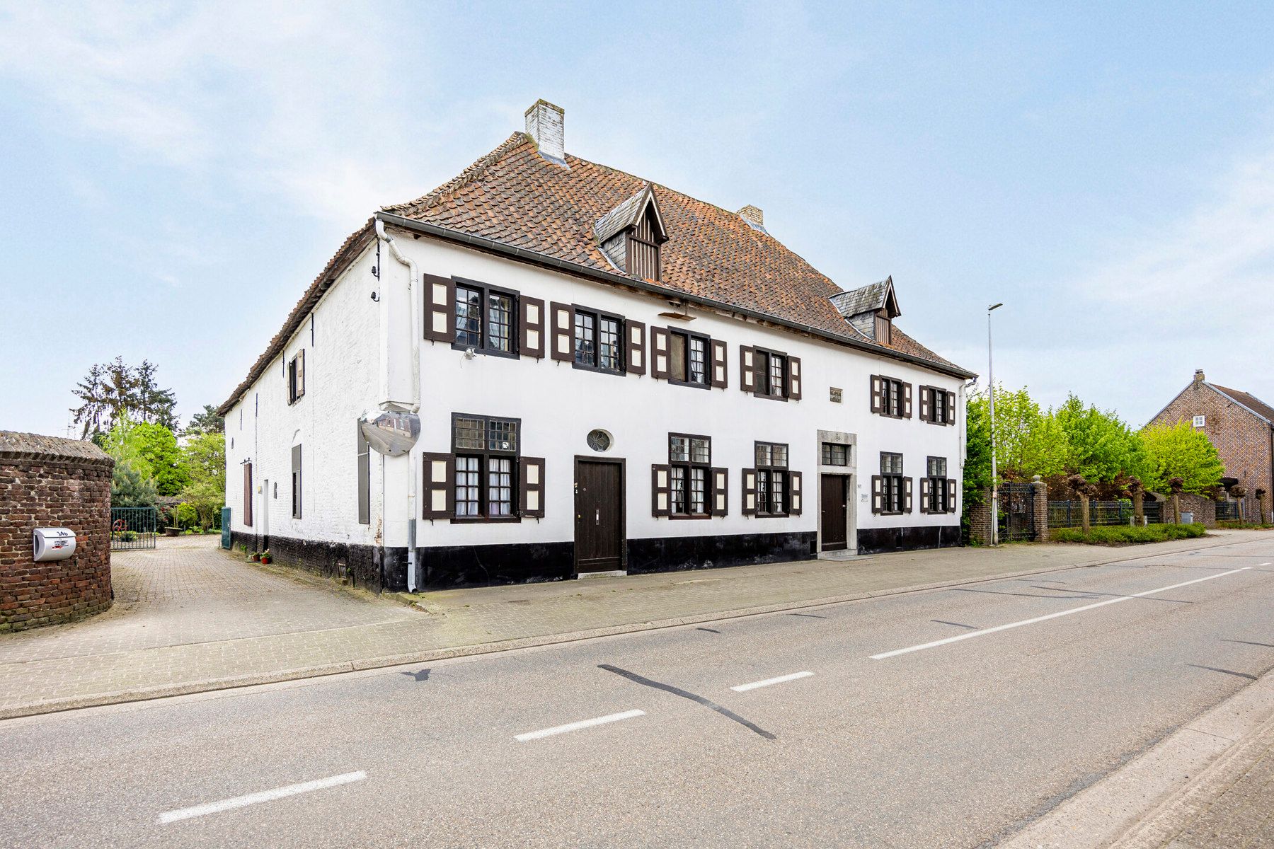 Hoofdfoto van de publicatie: 18e-eeuwse hoeve met 5 slaapkamers op 27a 50ca. 