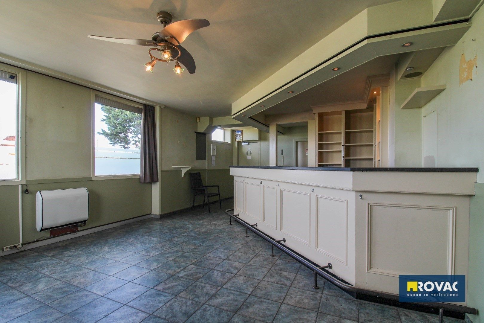 Handelspand met woonst met 3 kamers en garage foto 8