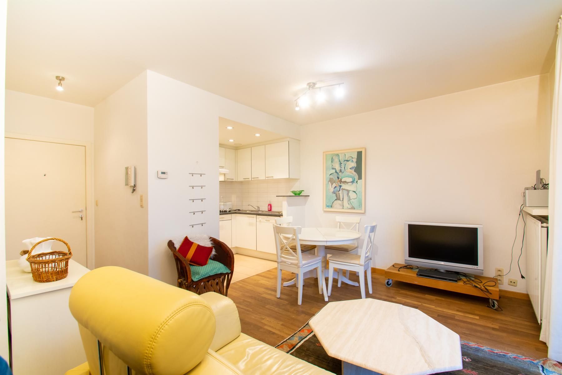 LICHTRIJK - Gemeubeld appartement 1 slpk. met terras en tuin foto 4