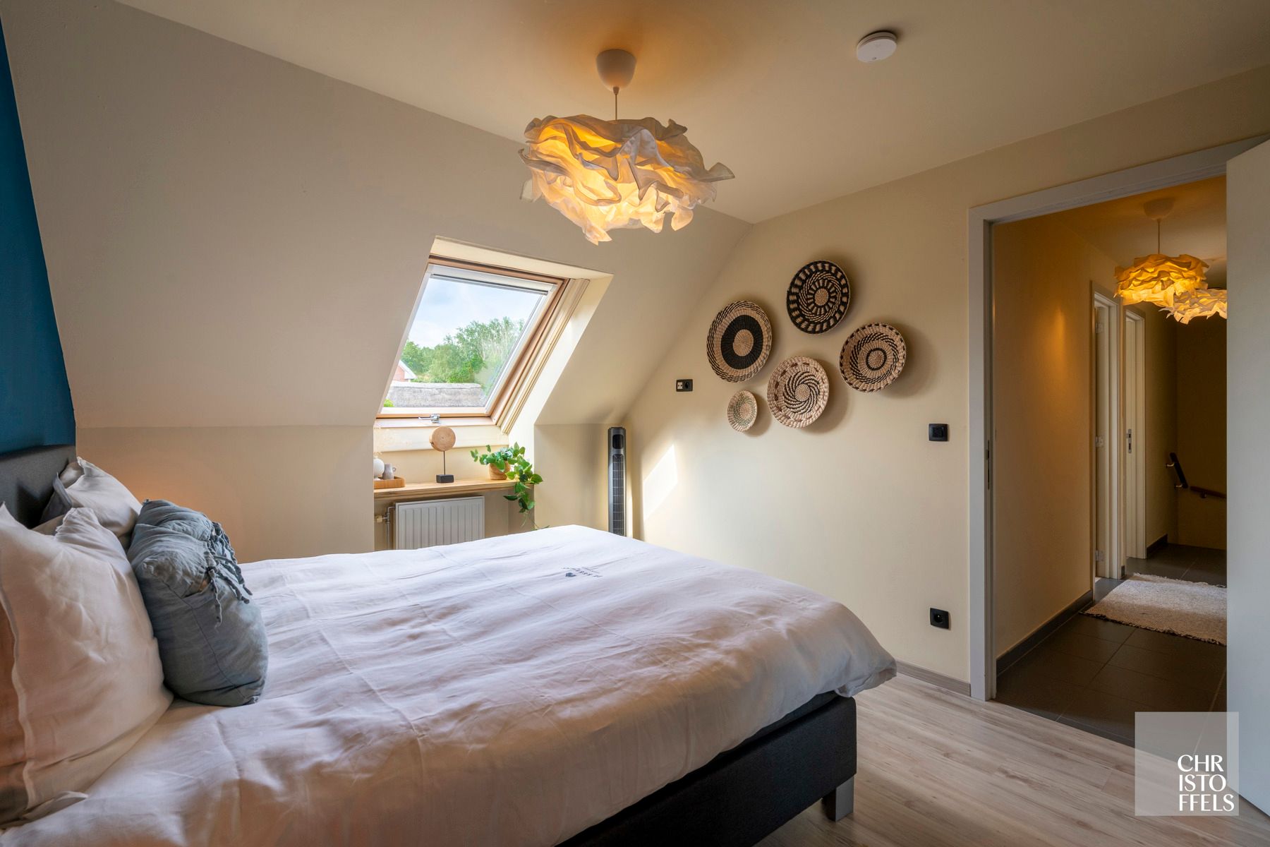 Instapklare woning in charmante Vierkantshoeve te Bilzen! foto 13