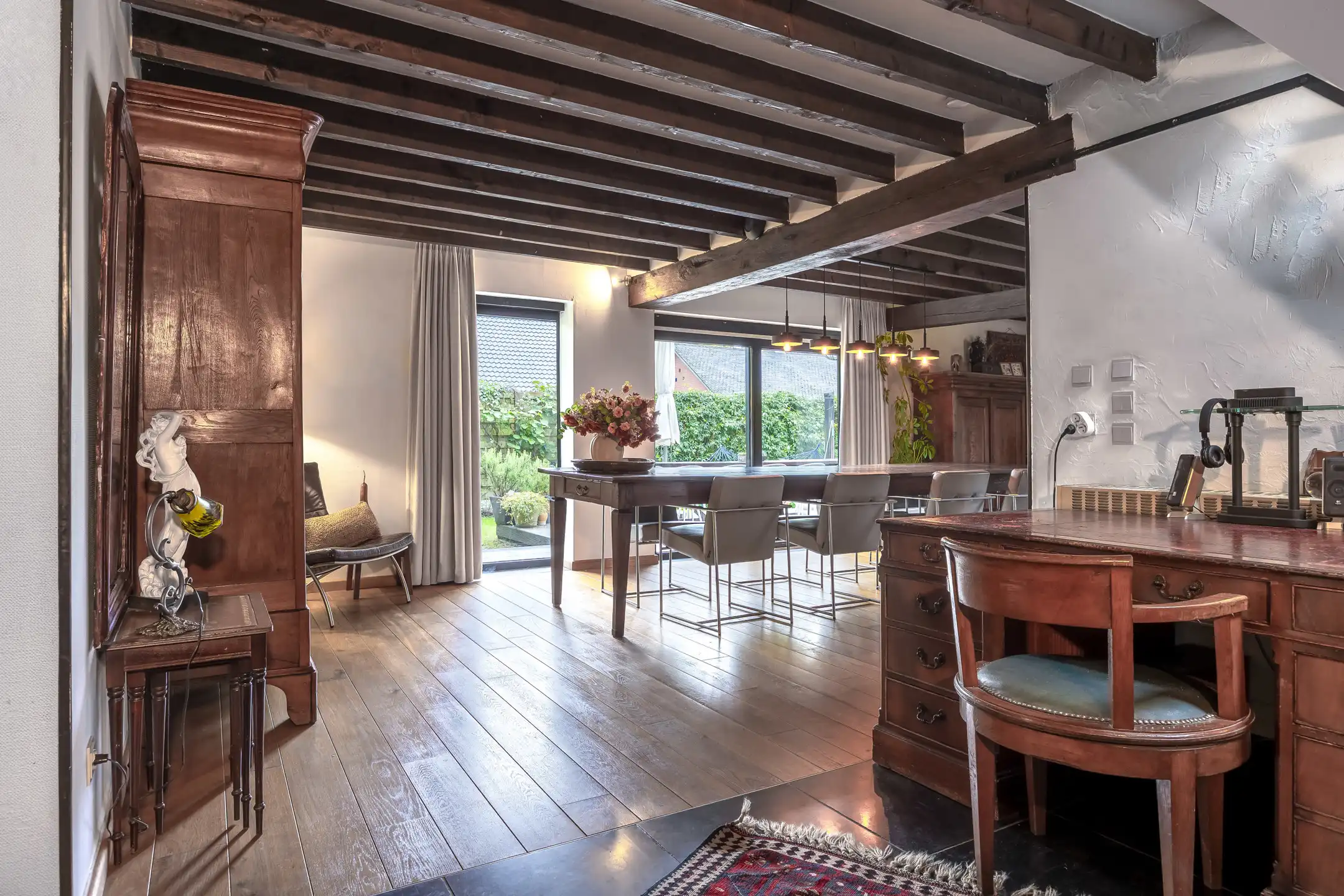 Sfeervolle hoevewoning in groene omgeving te Zoersel foto 6